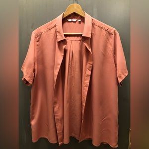 Uniqlo Salmon Rayon Short Sleeve Button Up Top